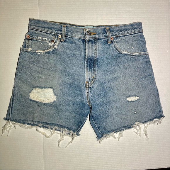 Women’s Levi’s Jean Cutoff Shorts Size 32 Waist 5in Inseam - Picture 1 of 13